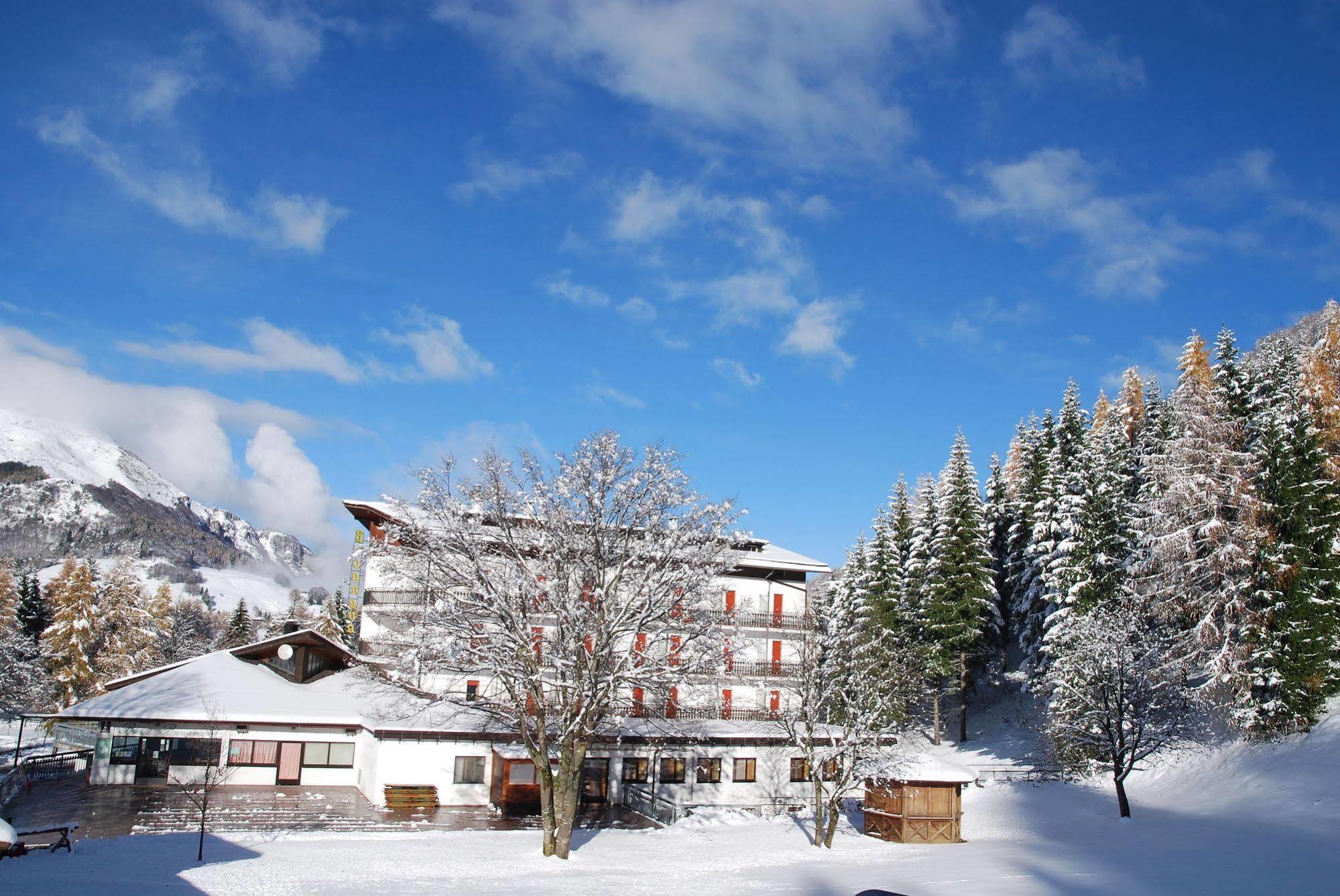 Hotel Bucaneve San Valentino  Exterior photo