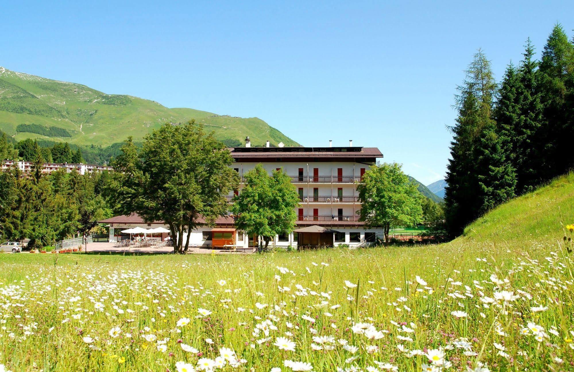 Hotel Bucaneve San Valentino  Exterior photo